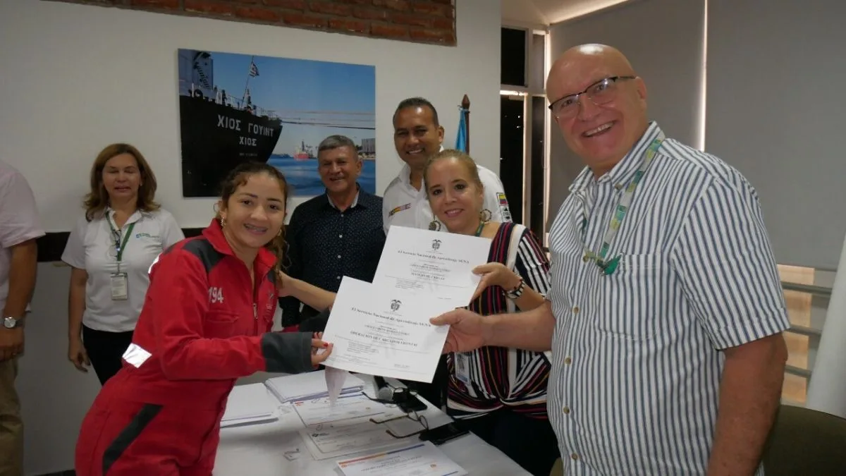 certificado-empleada-puerto-de-santa-marta