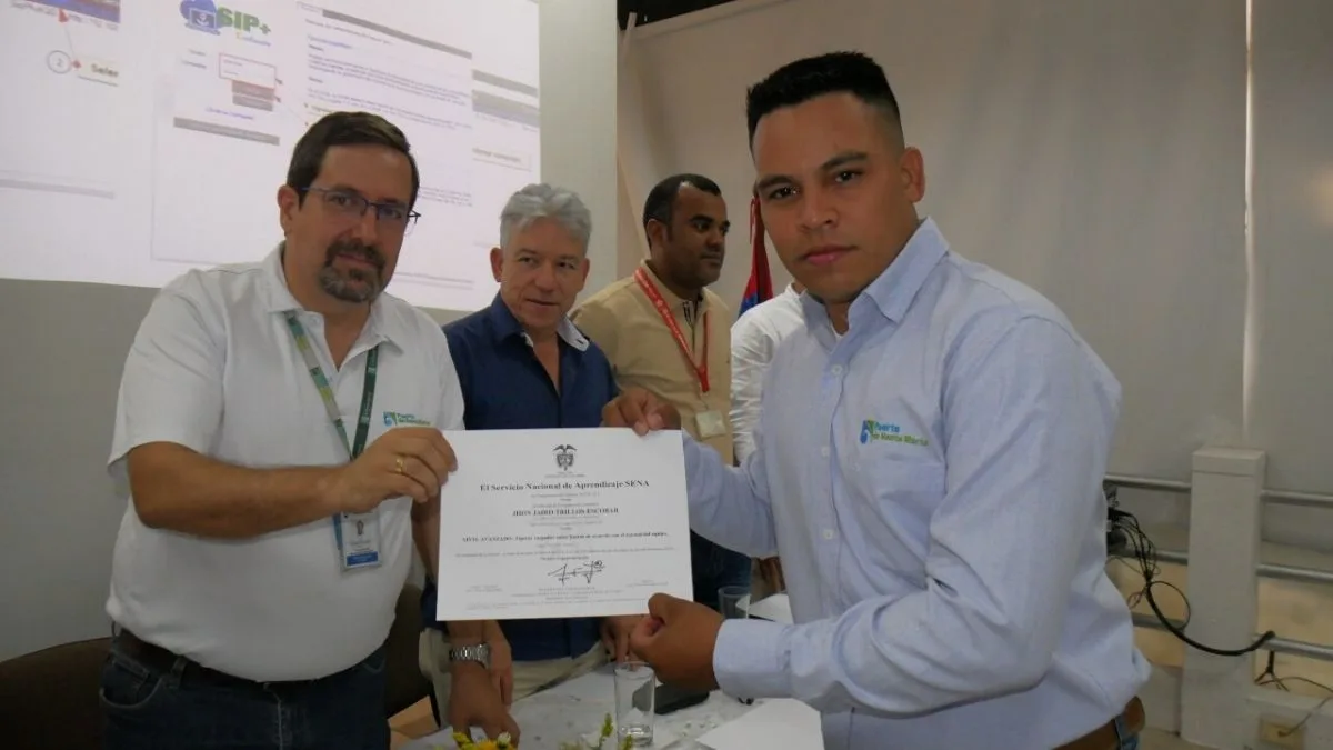 empleados-puerto-santa-marta-certificados