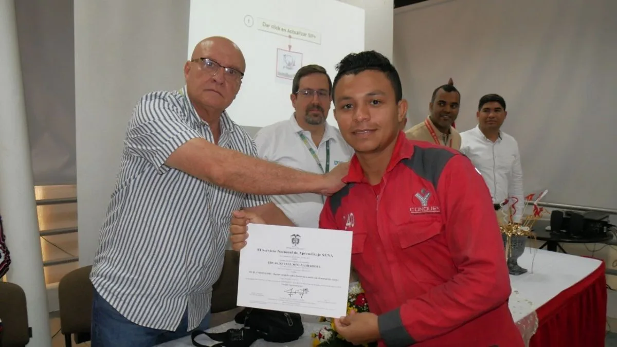 entrega-certificados-puerto-santa-marta