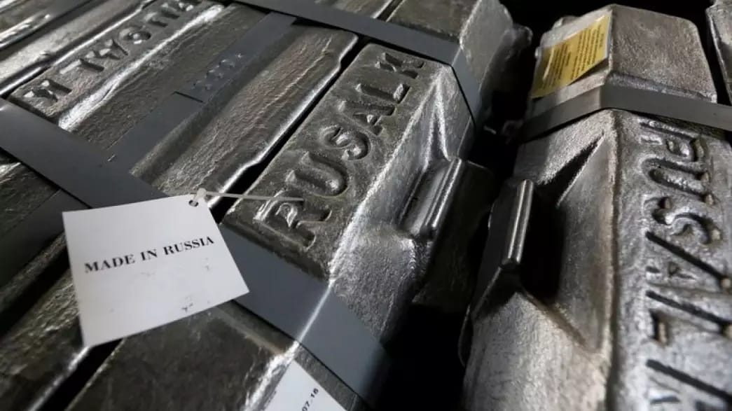 EEUU podría bloquear las importaciones de aluminio ruso: fuente