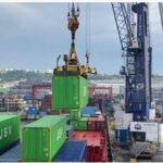 La debilidad en la demanda de importaciones hace retroceder el comercio mundial de mercancías