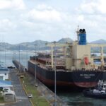 Las toneladas de mercancías atascadas en el canal de Panamá incrementan los precios