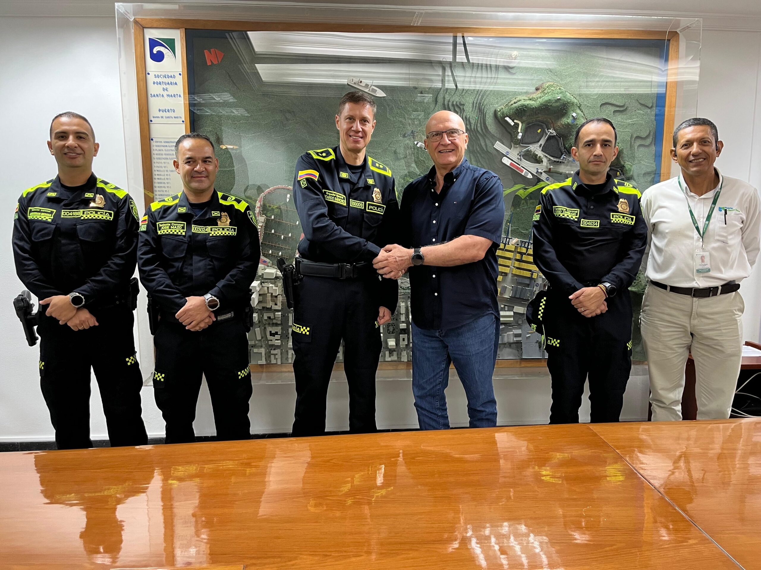 Brigadier General realiza visita estratégica a las instalaciones del Puerto de Santa Marta