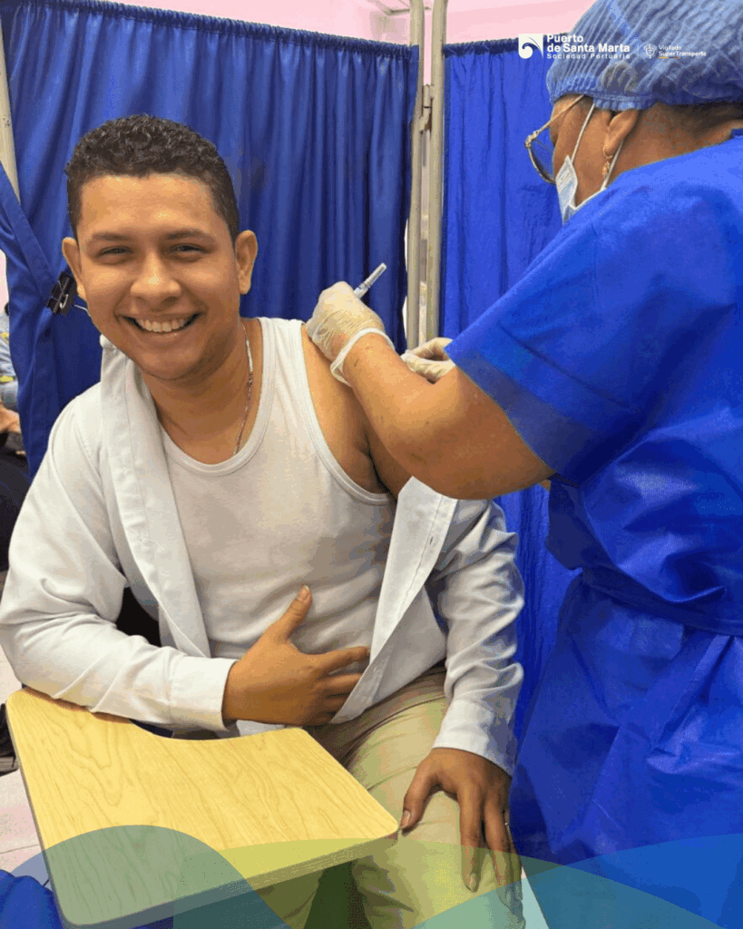 Puerto de Santa Marta realiza tercera jornada de vacunación contra la influenza para sus trabajadores